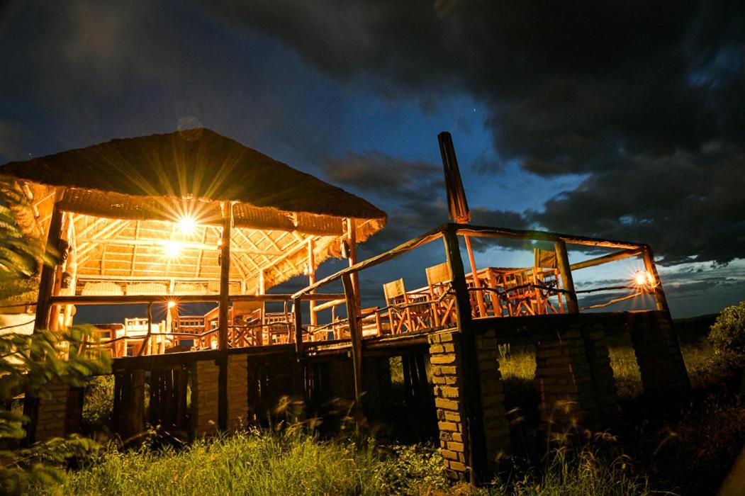فندق Kazinga Wilderness Safari Camp كاسيزي المظهر الخارجي الصورة